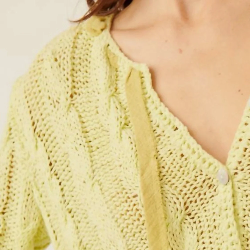 FREE PEOPLE ROBYN SHORT CABLE KNIT CARDIGAN LARGE AND XL LIME CREAM - Picture 5 of 5